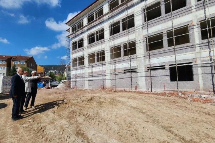 Kütahya’da eğitim yatırımlarının inşaatları devam ediyor
