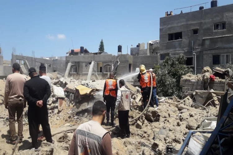 İsrail, Gazze’de sivilleri bombaladı