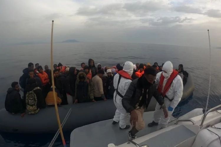 Geri itilen 88 göçmen Ege denizinde kurtarıldı