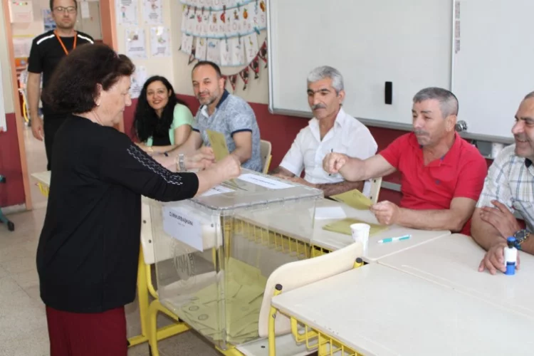 Aydın'da oy kullanma işlemi başladı