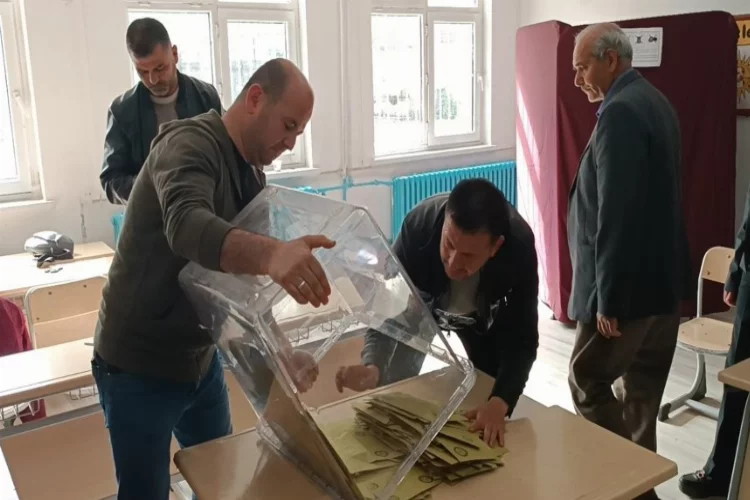 Denizli'de oy sayım işlemi başladı