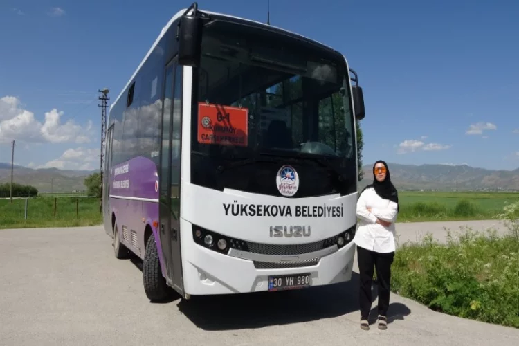 Hakkari'nin ilk kadın otobüs şoförü direksiyona geçti 