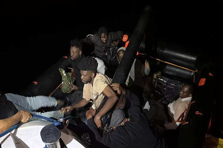 Dalaman açıklarında 14 düzensiz göçmen kurtarıldı
