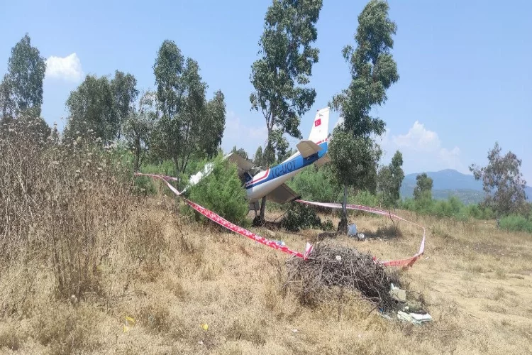 İzmir'de uçak kazası! Özel bir uçak araziye düştü
