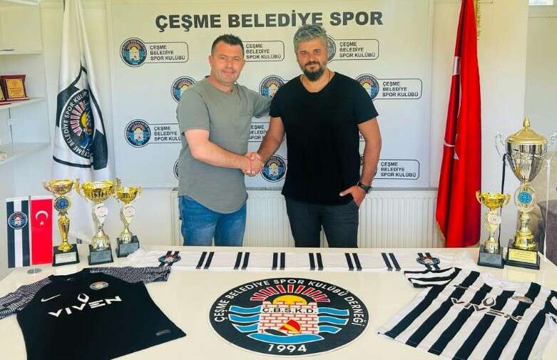 Çeşme Belediyespor, geçtiğimiz sezon Alaçatıspor'da görev yapan tecrübeli teknik direktör Ali Çalış ile anlaşma sağlarken, Alaçatıspor da sosyal medyadan sert bir açıklama yaparak tepki gösterdi.
