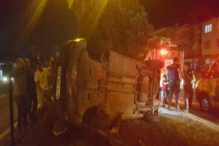 Aydın'da trafik kazası: Araç yan yattı