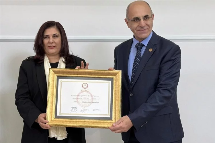 Aydın Büyükşehir Belediye Başkanı Çerçioğlu mazbatasını yemekhanede aldı