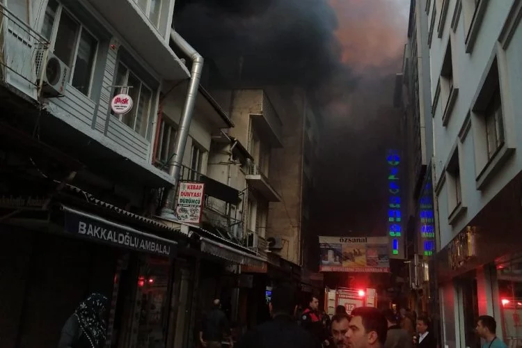 Aydın'da panik anları: İş yeri deposunda yangın