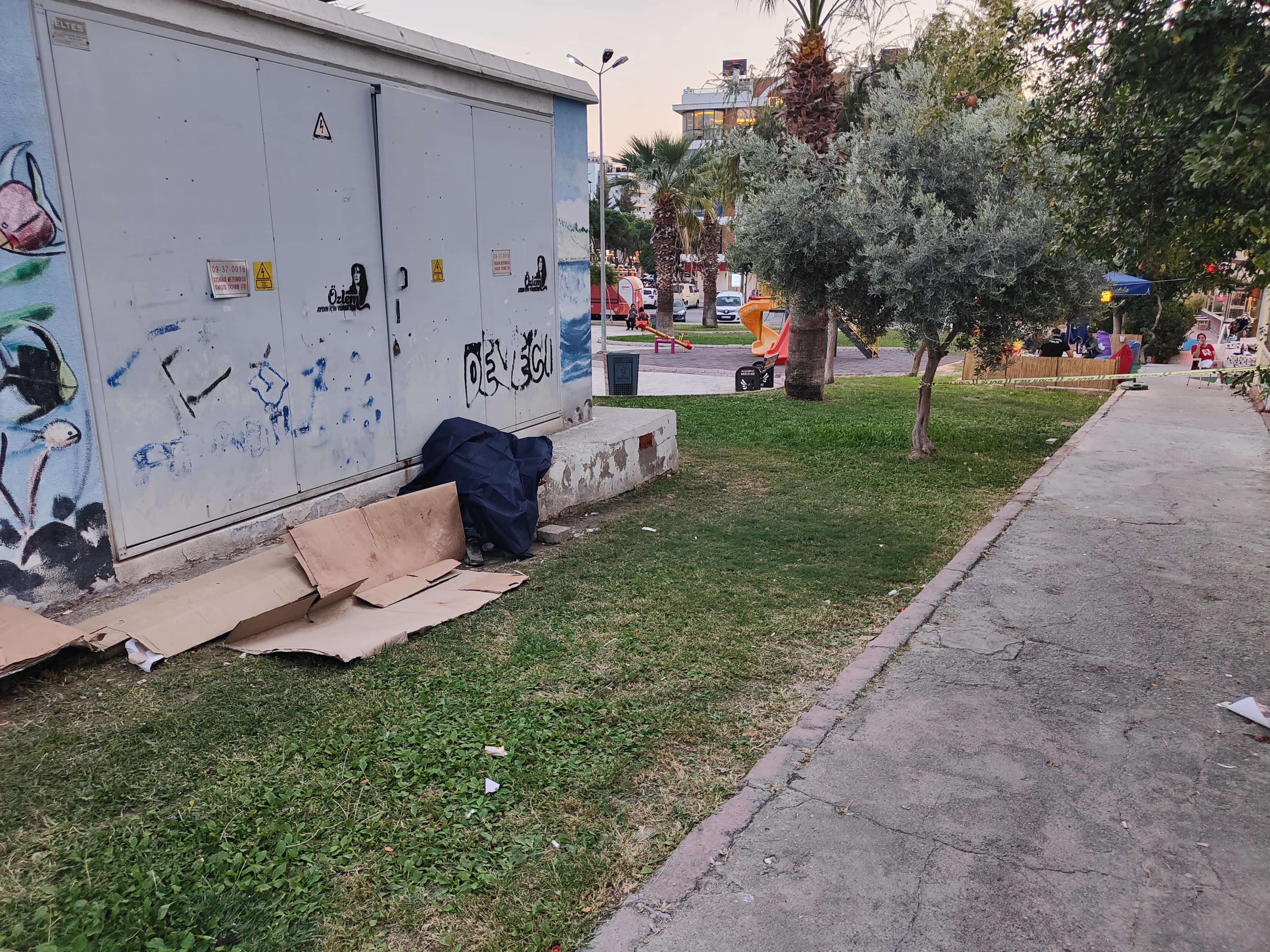 Aydın'da evsiz bir kişi parkta ölü bulundu (1)