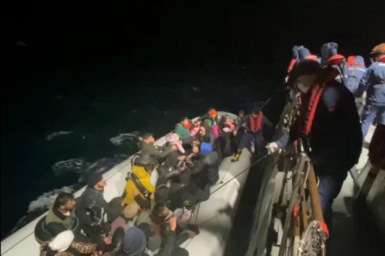 Balıkesir’de 55 düzensiz göçmen yakalandı