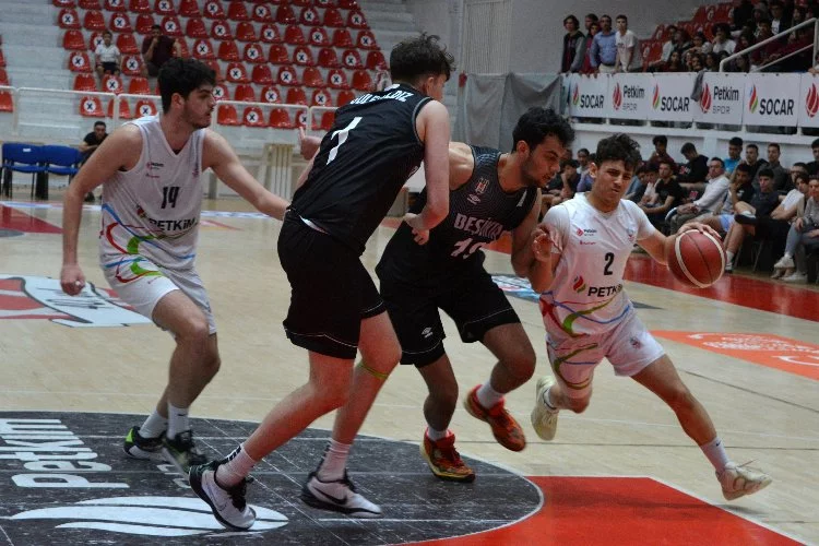 Basketbol Gençler Ligi: Aliağa Petkimspor: 63 - Beşiktaş :72