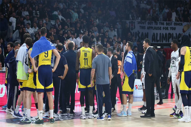 Beşiktaşlı yönetici İsmail Şenol'un üstüne yürüdü: Basketbol spikerinin zor anları!