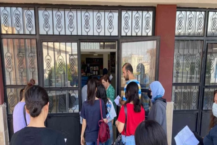 Bayraklı Belediyesi Sosyal Etkinlik Merkezi öğrencileri sınav provası yaptı