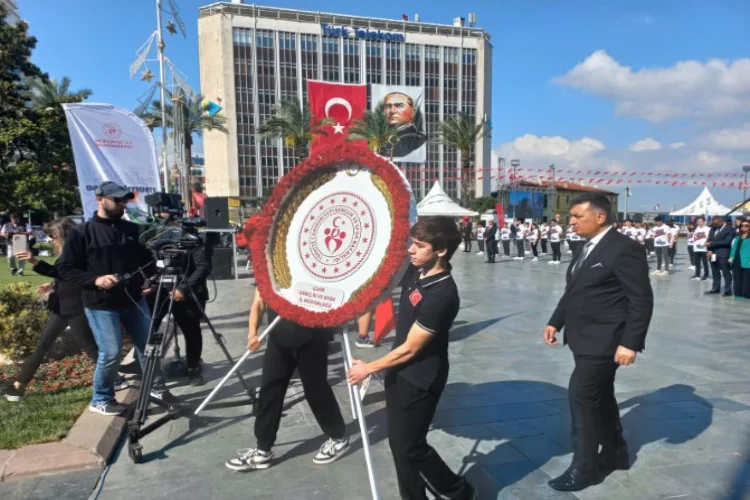 İzmir 19 Mayıs'ı coşkuyla kutladı