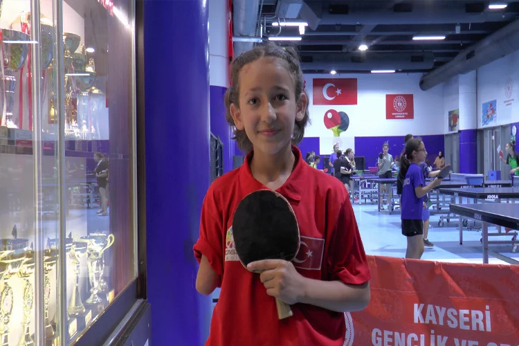 9 yaşında ampute olan Berra’ya masa tenisi umut oldu