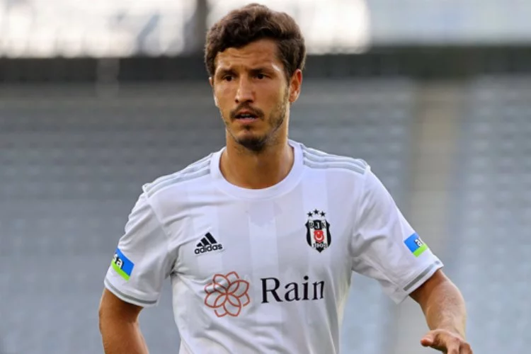 Beşiktaş’ın başarılı orta saha oyuncusu Salih Uçan kimdir?