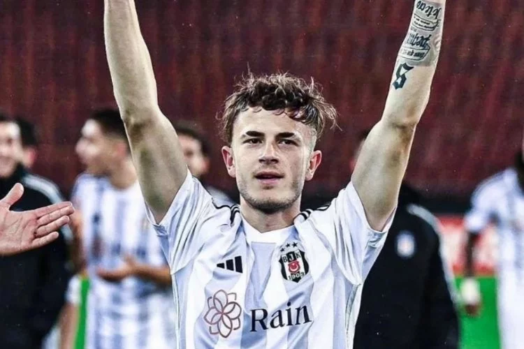 Beşiktaş’la anlaşması feshedilen futbolcu Emirhan Delibaş kimdir?