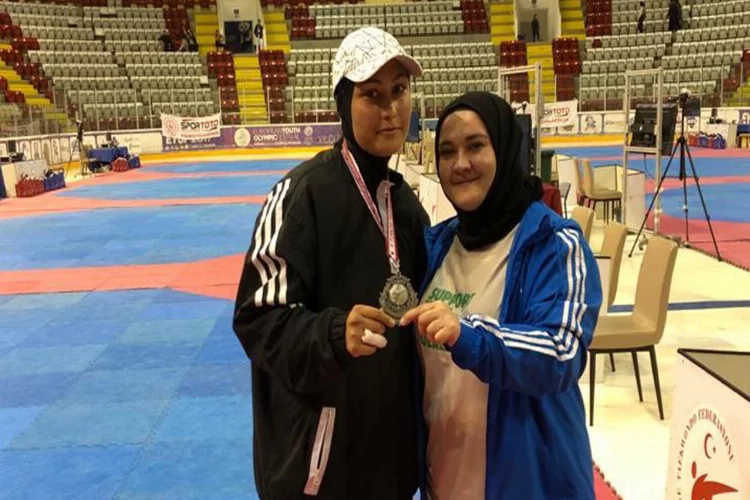 Nisa Nur Bırni, Taekwondo'da Türkiye ikincisi oldu