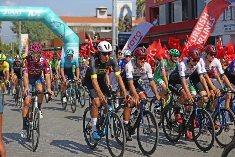 Türkiye Bisiklet Federasyonu'nun Fethiye-Babadağ etabı start verdi