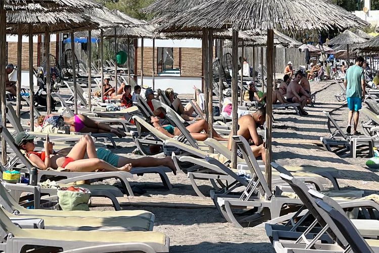 Bodrum’da yaz sezonu uzadı, turistler sahillere akın etti
