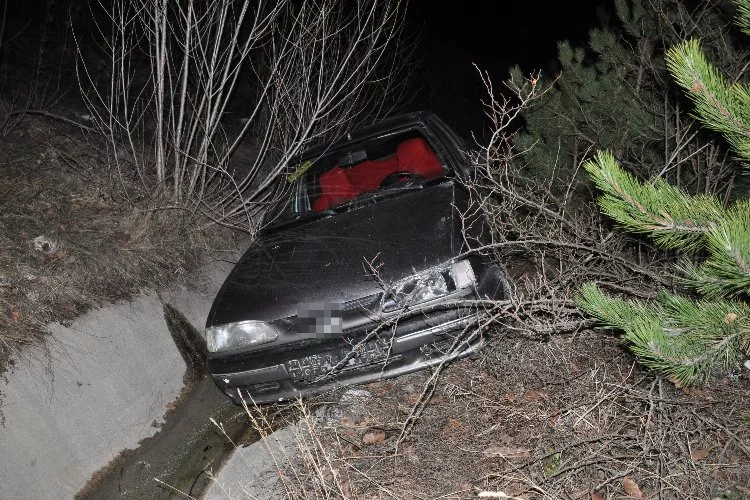 Bolu'da kaza: Otomobil su kanalına uçtu