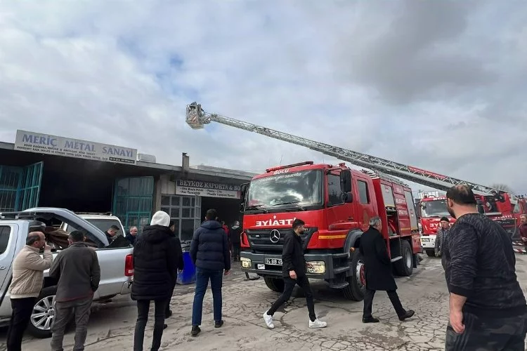 Bolu'da yangın: Kaporta dükkanı alev aldı