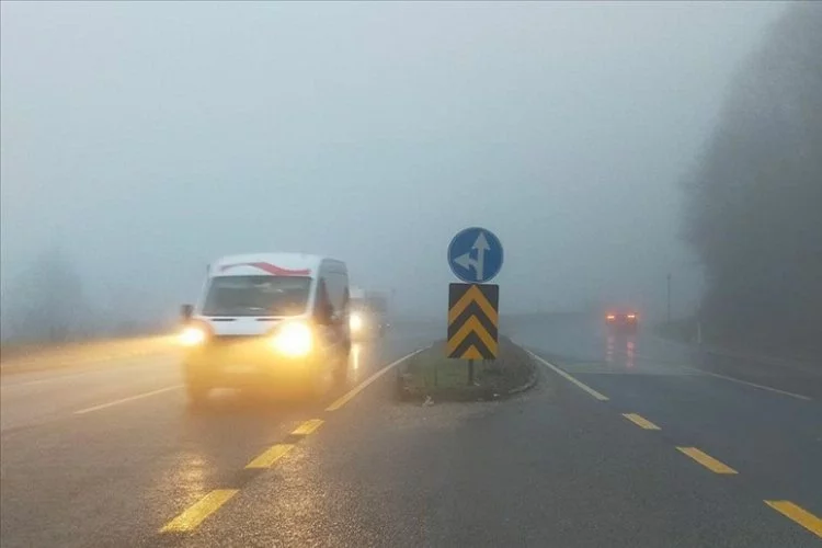 Bolu Dağı'nda sis ve sağanak etkili oldu