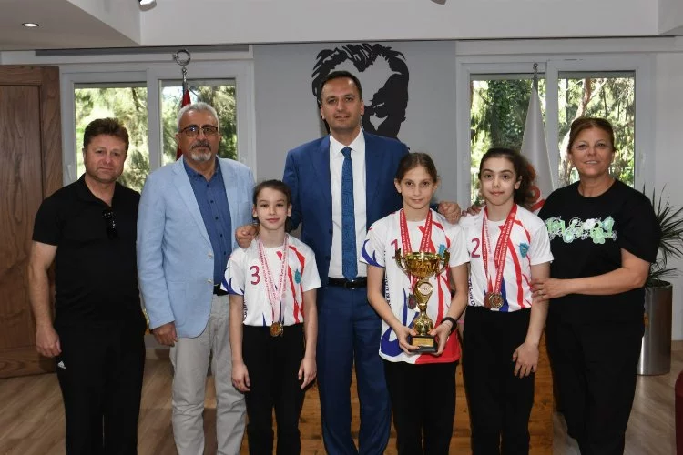 Bornova'nın yetenekli minikleri Artistik Cimnastik’te İzmir il birincisi oldu