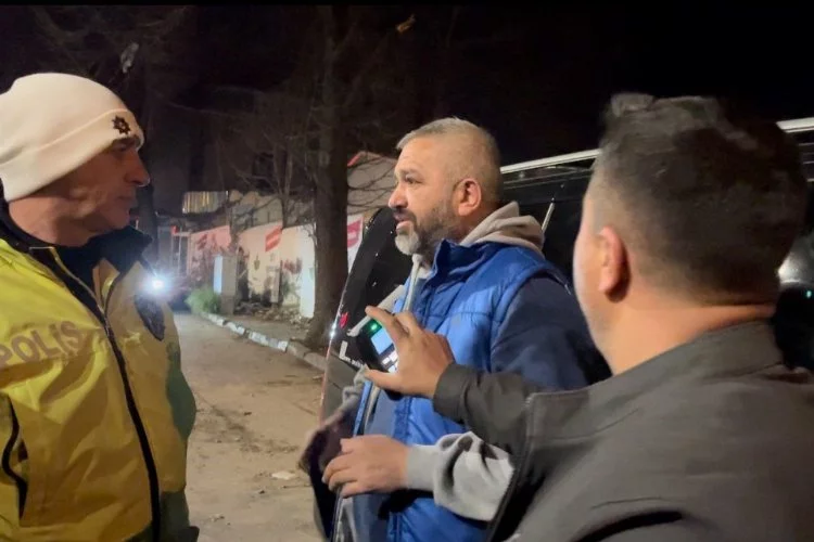 Bursa'da alkollü sürücü önce kaçtı sonra geri vites yaptı