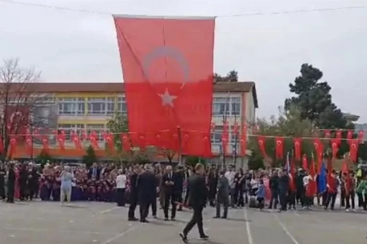 Büyükşehir Belediyesi'nden büyük skandal! Atatürk ‘süz 23 Nisan etkinliği kutlandı