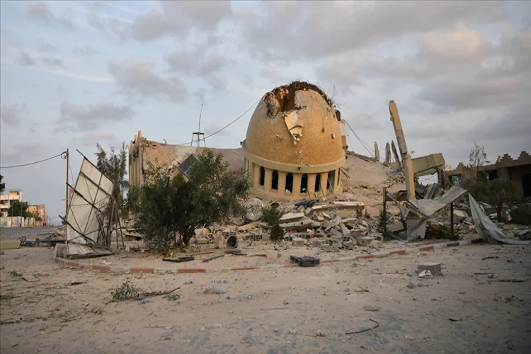 İsrail'in Gazze'ye düzenlediği saldırılarda 9 cami tamamen yıkıldı