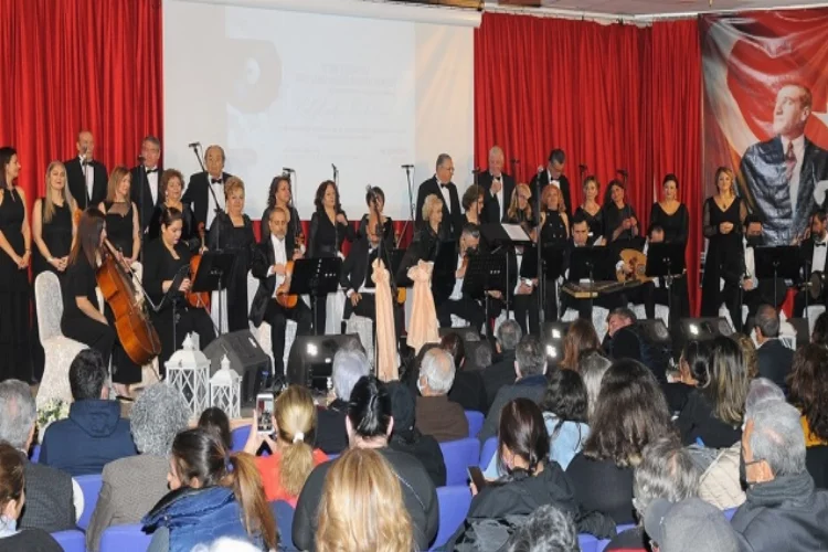 Çeşme'deki Türk Sanat Müziği Korosu yeni sesler arıyor
