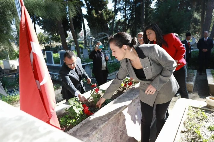 CHP İlçe Başkanı İpek Onbaşıoğlu: Çanakkale Zaferi'nde Atatürk'ü anmamak Türk Milletine yakışmaz