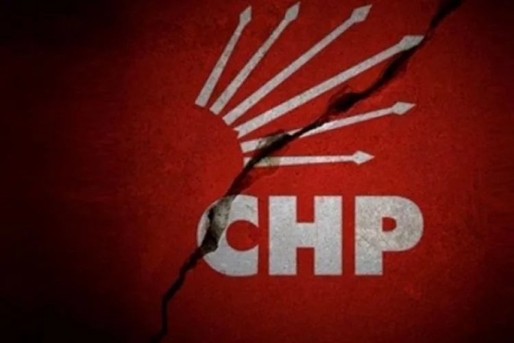 CHP Karaburun’da istifa depremi