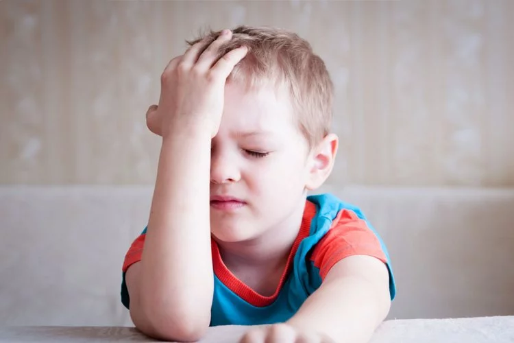 Çocuklarda az uyku ve fazla ekran migrene neden oluyor!