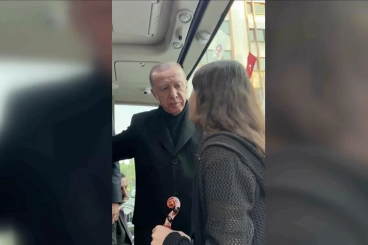 Cumhurbaşkanı Erdoğan Denizli'de keman çalan öğrenci ile türkü söyledi