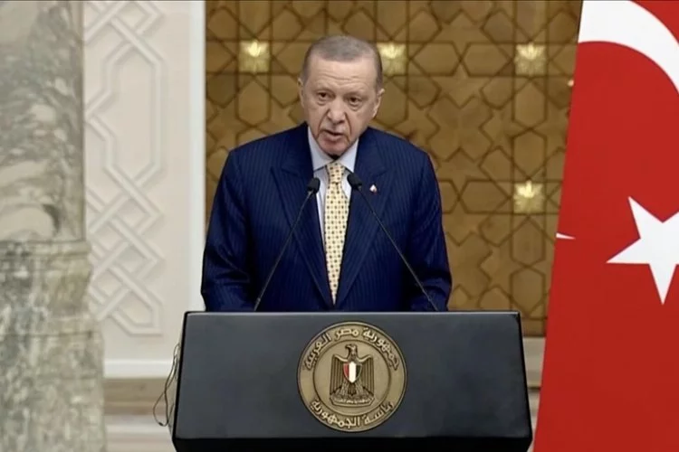 Cumhurbaşkanı Erdoğan: Mısırlı kardeşlerimizle dayanışma halinde olmaya devam edeceğiz
