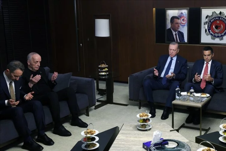 Cumhurbaşkanı Erdoğan Türk Metal Sendikası'nı ziyaret etti