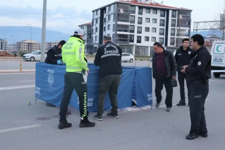 Denizli'de feci kaza: Yolun karşısına geçmek isteyen yaya hayatını kaybetti