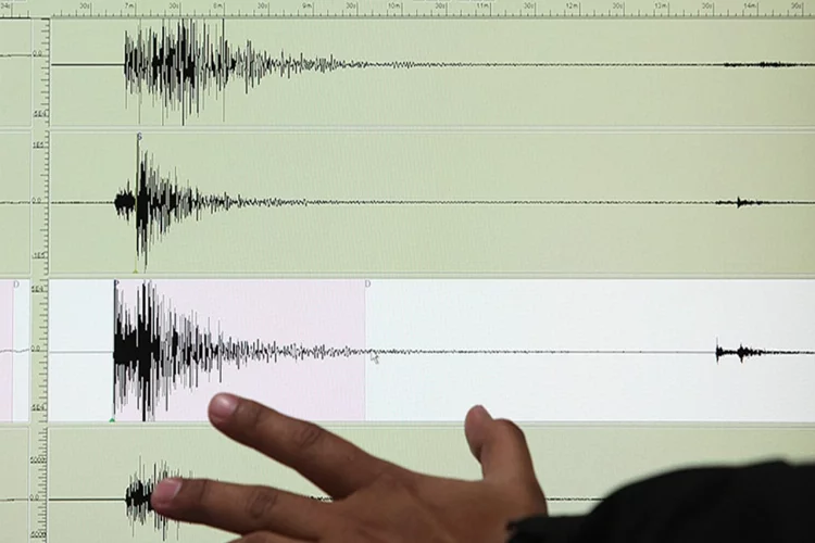Ege Denizi'nde korkutan deprem… Hangi illerde hissedildi?