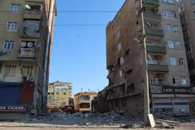 Diyarbakır’da Dündar Apartmanı’nın 2 müteahhidi ve arsa sahibine hapis talebi