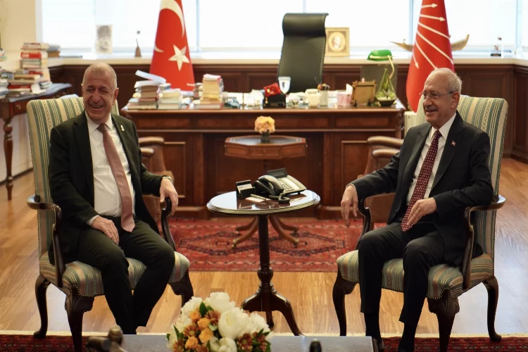 Özdağ, Kılıçdaroğlu'nu CHP Genel Merkezinde ziyaret etti