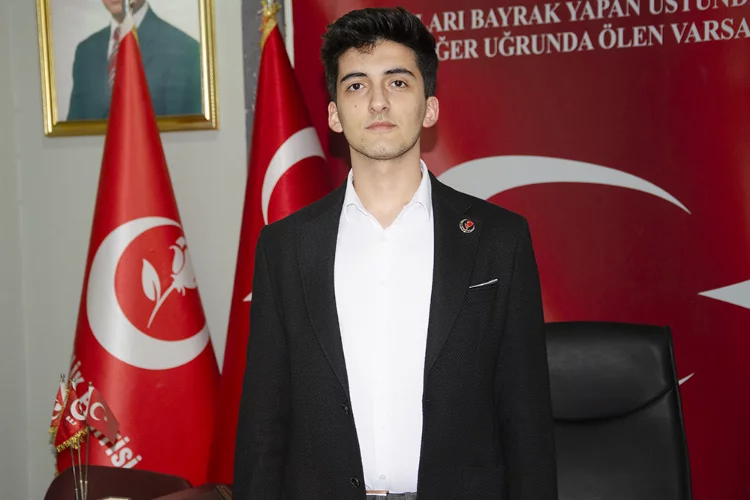 İzmir'in en genç adayı: Emirhan Kılıç