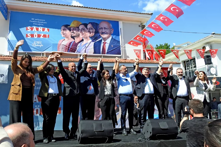 Çeşme CHP seçim büroları açıldı, İzmir Milletvekili adayları tanıtıldı