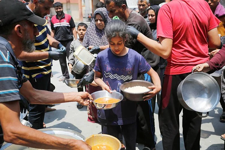 Dünya Merkez Mutfağı Gazze'de yeniden yemek dağıtımına başladı
