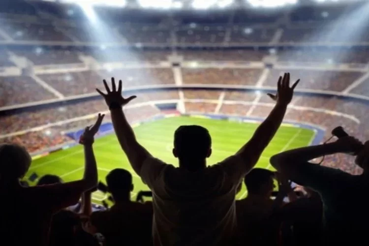 Dünyanın 'en sert ve korkutucu' stadyumlarını seçildi: Süper Lig devi ilk sırada yerini aldı!