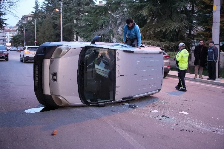 Edirne’de kaza: İki otomobil çarpıştı