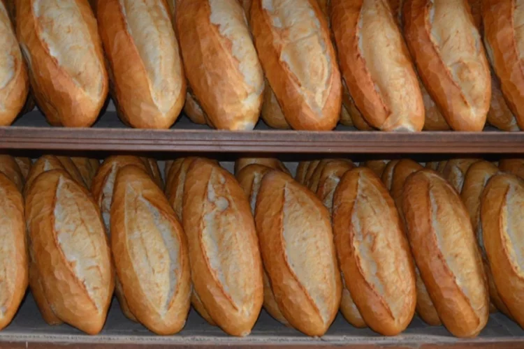 Van'da ekmekler zamlı fiyatla raflarda
