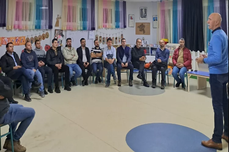 İzmir'de 'Baba Eğitim Destek Programı'na büyük ilgi