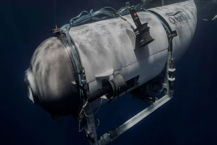 Kaybolan denizaltının 20 saatlik oksijeni kaldı